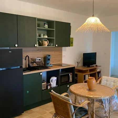 Appartement L Atelier à Vergèze Extérieur photo